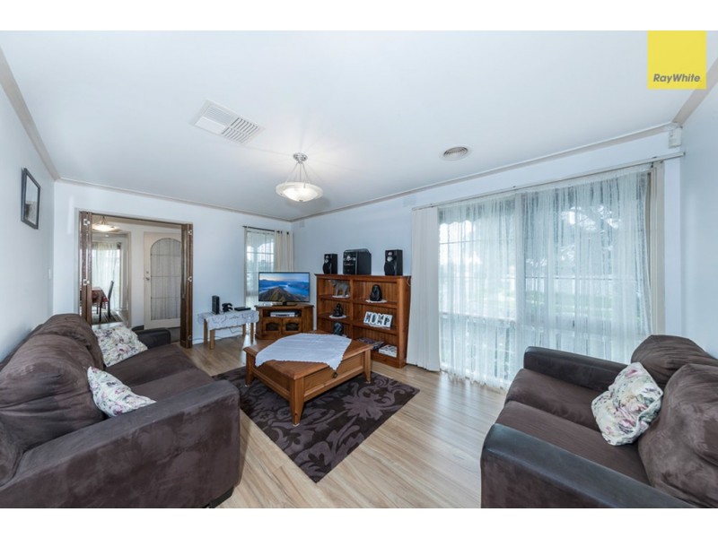 1 Pine Court, Kings Park VIC 3021