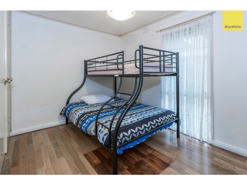 1 Pine Court, Kings Park VIC 3021