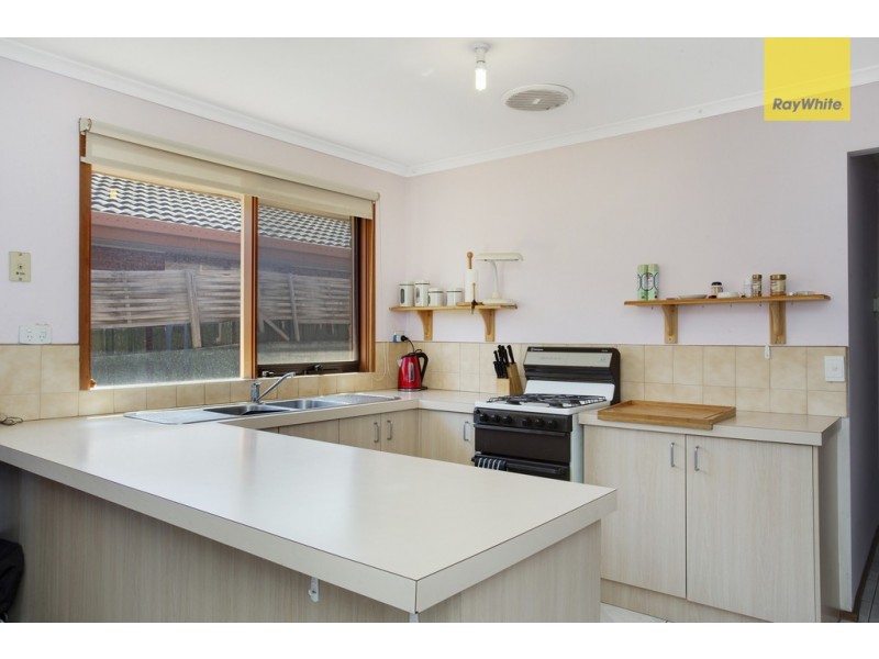 9 Young Court, Delahey VIC 3037