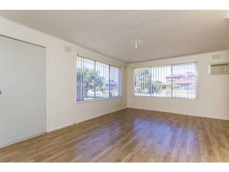 11 Calverton Road, Kealba VIC 3021