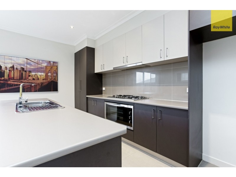 13/69-77 Lancefield Drive, Caroline Springs VIC 3023