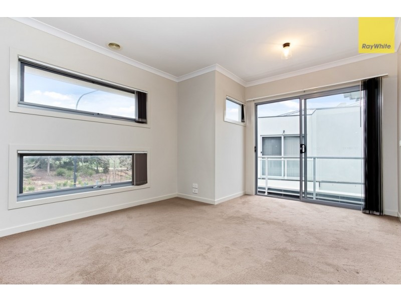 13/69-77 Lancefield Drive, Caroline Springs VIC 3023