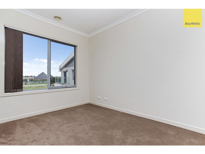 13/69-77 Lancefield Drive, Caroline Springs VIC 3023