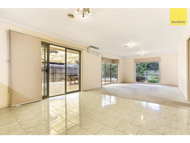 38 Royal Crescent, Hillside VIC 3037