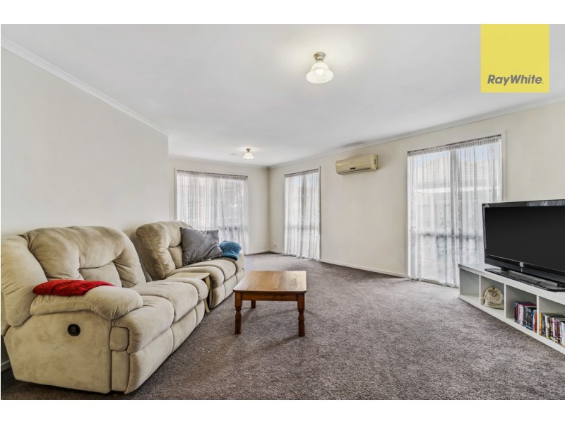 8 Ruben Drive, Sydenham VIC 3037