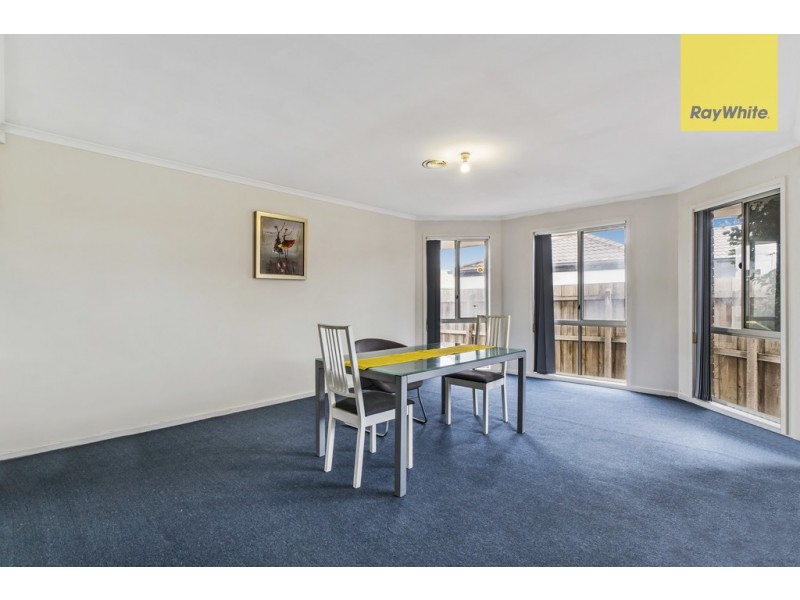 8 Ruben Drive, Sydenham VIC 3037
