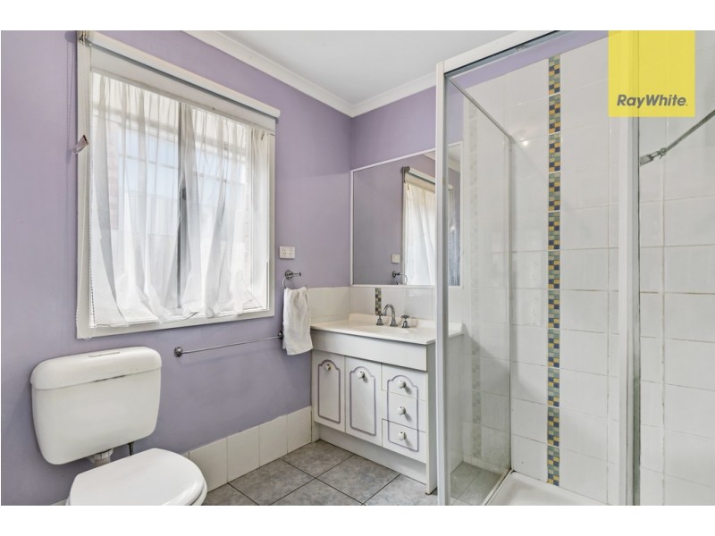 8 Ruben Drive, Sydenham VIC 3037
