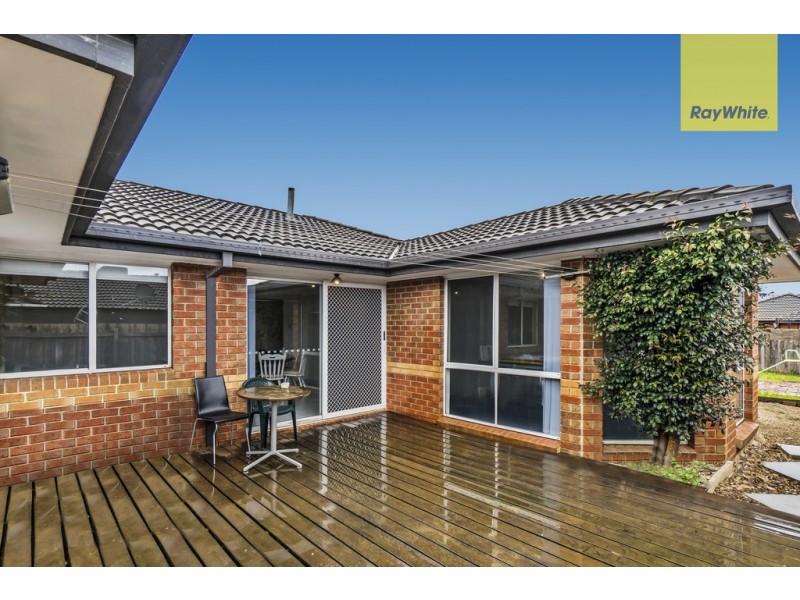 8 Ruben Drive, Sydenham VIC 3037