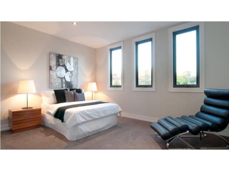 1 / 7 Howey Street, Gisborne VIC 3437