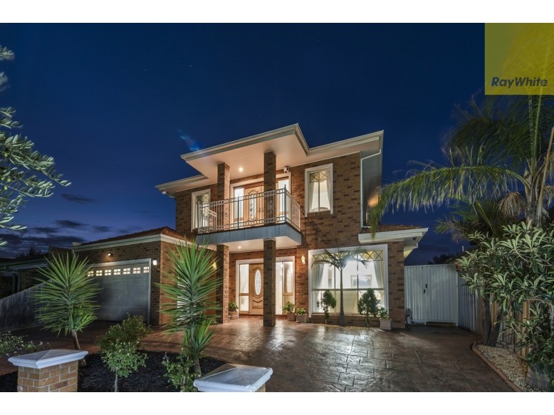 11 Howqua Way, Taylors Hill VIC 3037