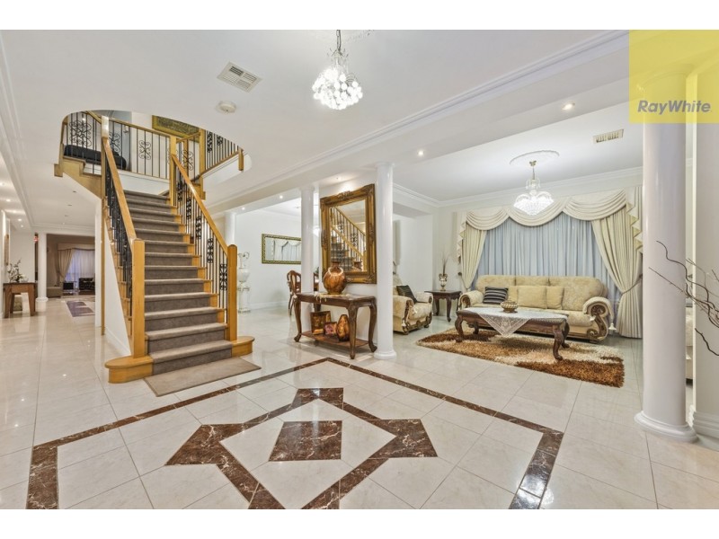 11 Howqua Way, Taylors Hill VIC 3037