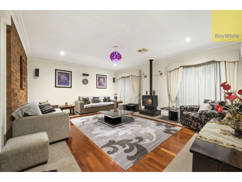 11 Howqua Way, Taylors Hill VIC 3037