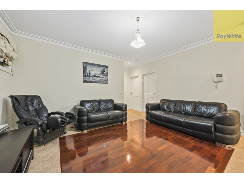 11 Howqua Way, Taylors Hill VIC 3037