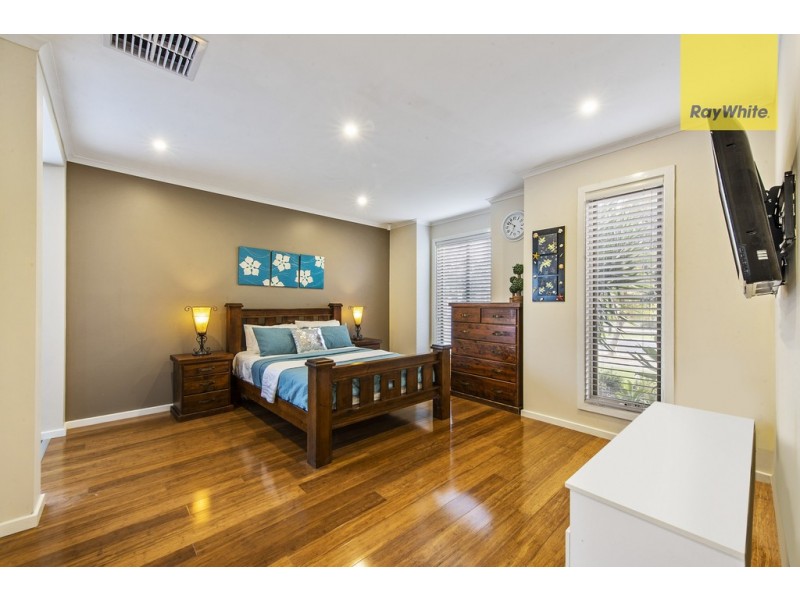 7 Heysen Parkway, Caroline Springs VIC 3023