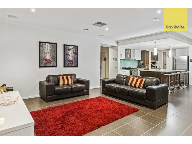 4 Shadforth Close, Taylors Hill VIC 3037