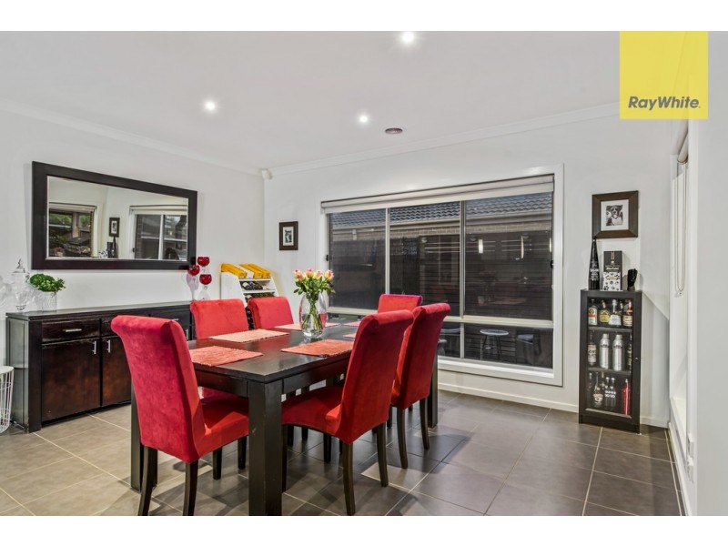 4 Shadforth Close, Taylors Hill VIC 3037
