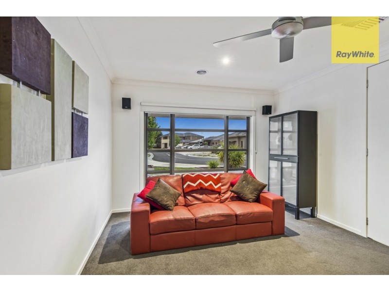 4 Shadforth Close, Taylors Hill VIC 3037