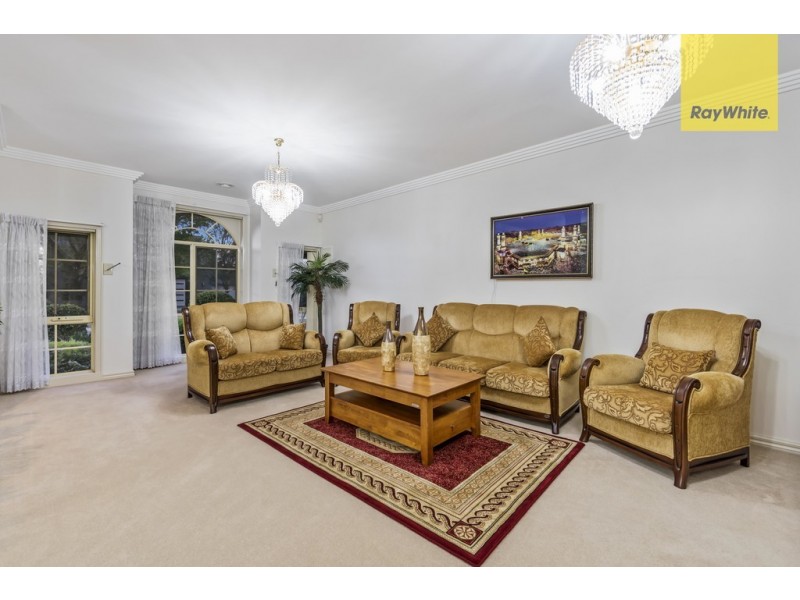 6 Pitt Street, Taylors Hill VIC 3037