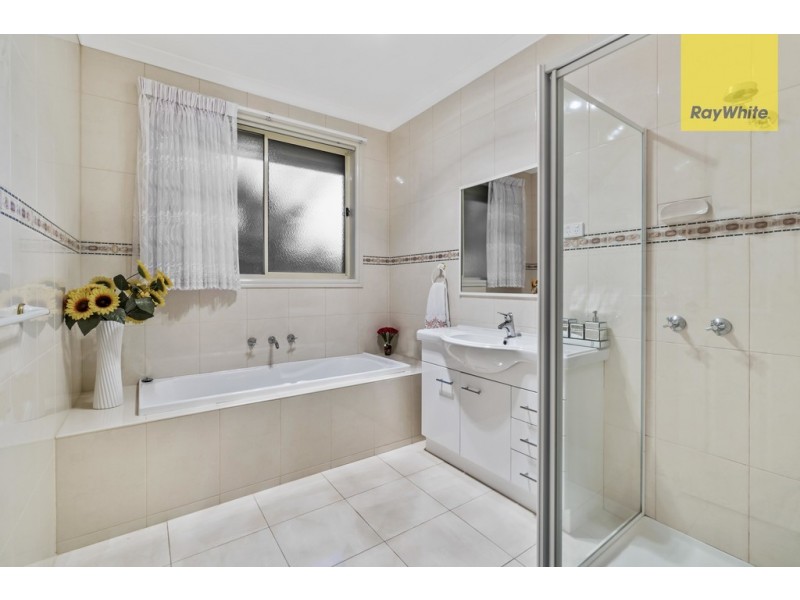 6 Pitt Street, Taylors Hill VIC 3037