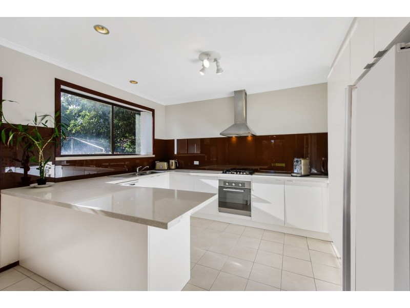 12 Willandra Court, Taylors Lakes VIC 3038