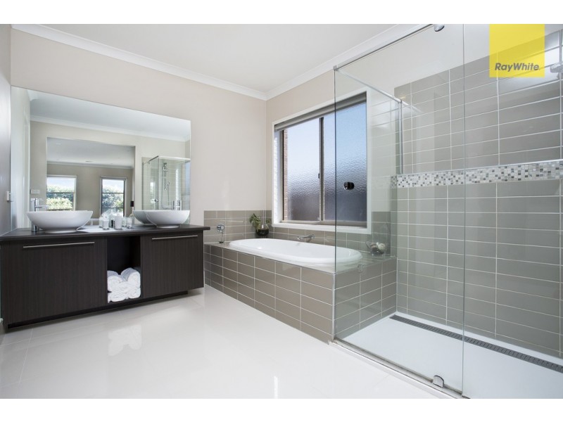 61 Cloverdale Road, Tarneit VIC 3029