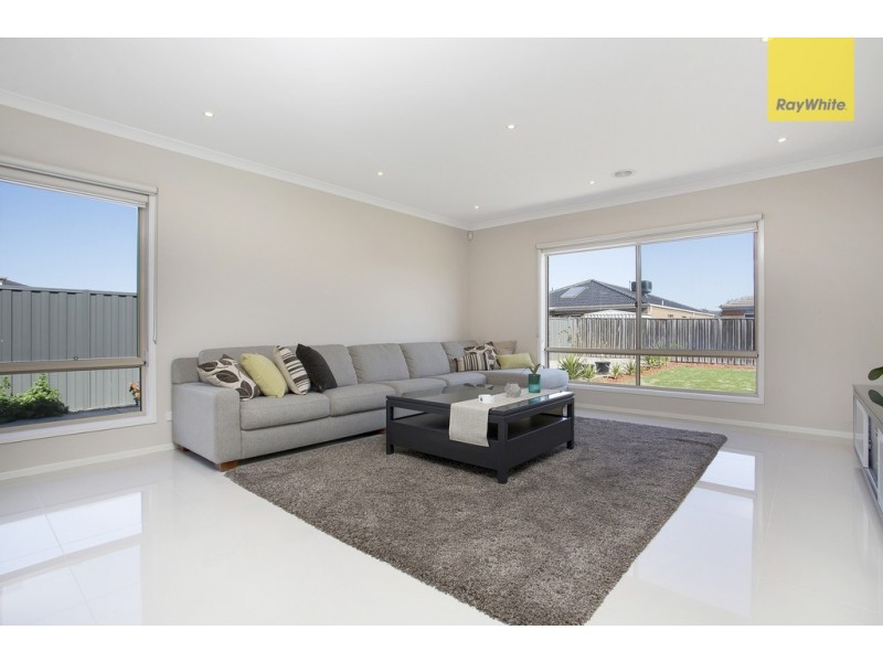 61 Cloverdale Road, Tarneit VIC 3029