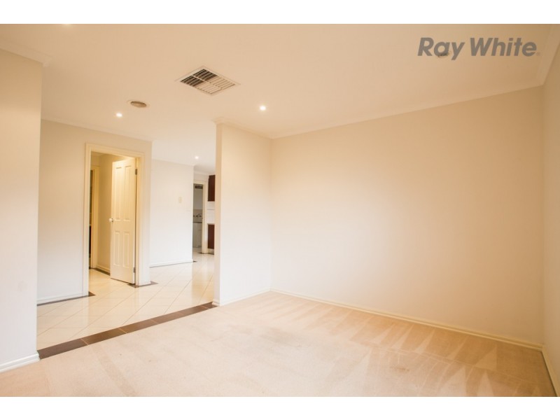 2/111-113 Pecks Road, Sydenham VIC 3037