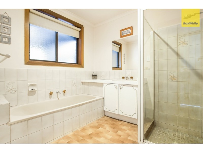 47 Angourie Crescent, Taylors Lakes VIC 3038