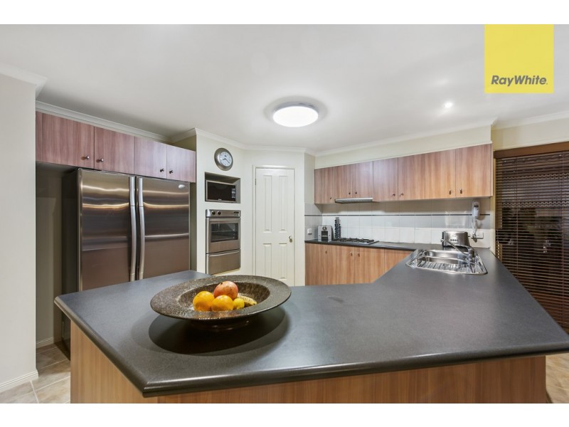 5 Treasury Place, Taylors Hill VIC 3037