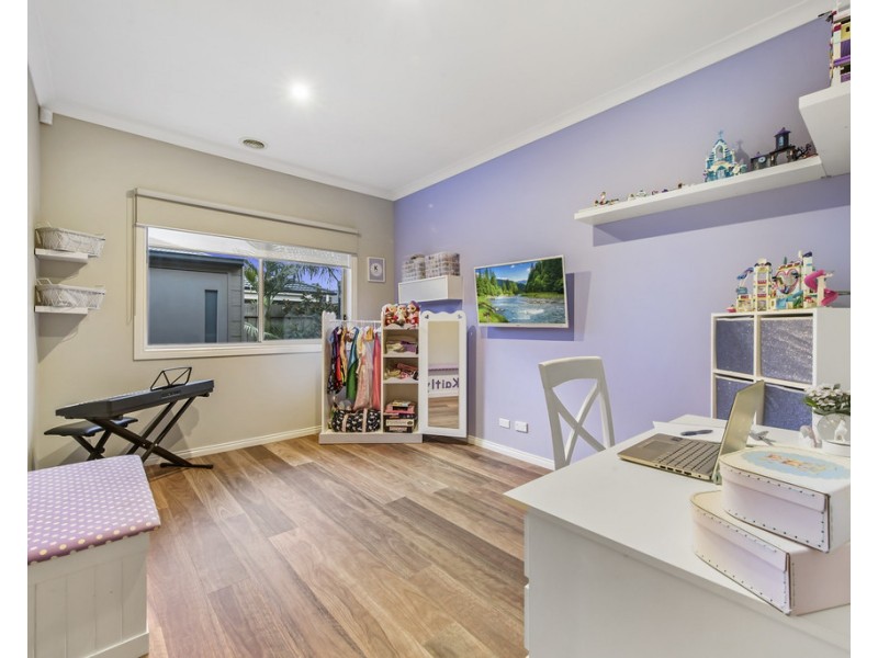 2 Nevis Place, Taylors Hill VIC 3037