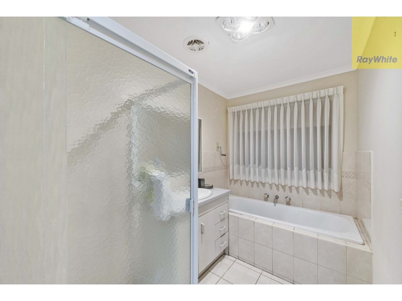 4 Charles Court, Sydenham VIC 3037