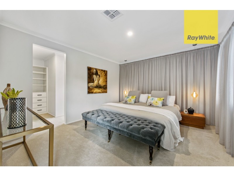 12 Trindall Place, Taylors Lakes VIC 3038