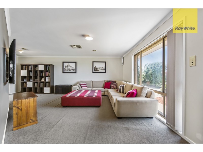 11 Ruben Drive, Sydenham VIC 3037