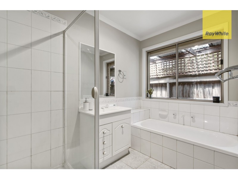 11 Ruben Drive, Sydenham VIC 3037