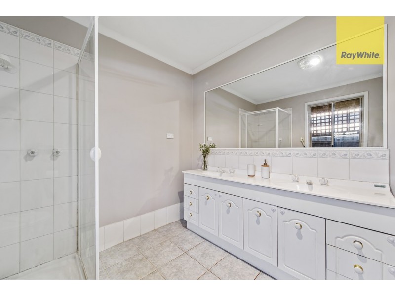 11 Ruben Drive, Sydenham VIC 3037