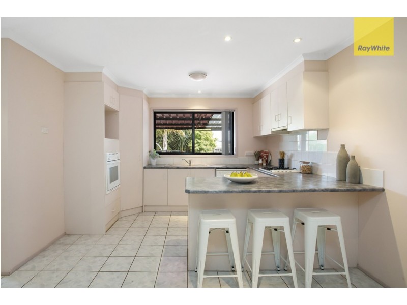 10 Albany Court, Taylors Lakes VIC 3038