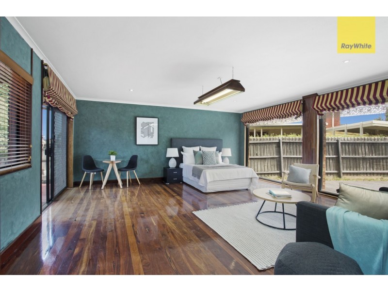 10 Albany Court, Taylors Lakes VIC 3038