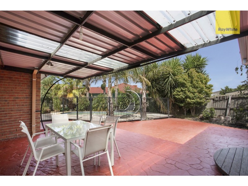 10 Albany Court, Taylors Lakes VIC 3038