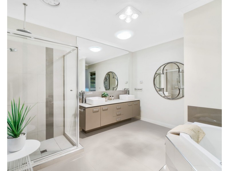 18 Chancery Way, Taylors Hill VIC 3037