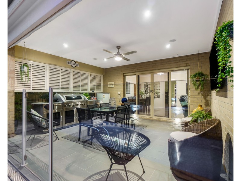 18 Chancery Way, Taylors Hill VIC 3037