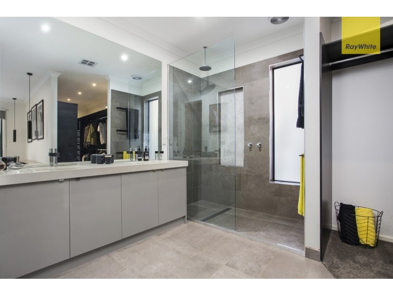 21 Balerno Way, Taylors Hill VIC 3037