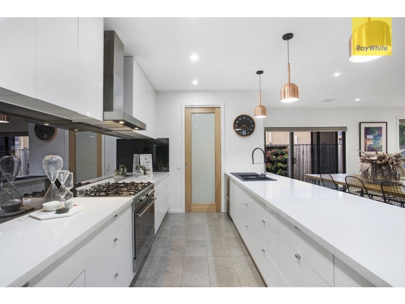 21 Balerno Way, Taylors Hill VIC 3037