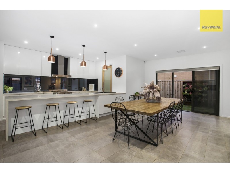 21 Balerno Way, Taylors Hill VIC 3037