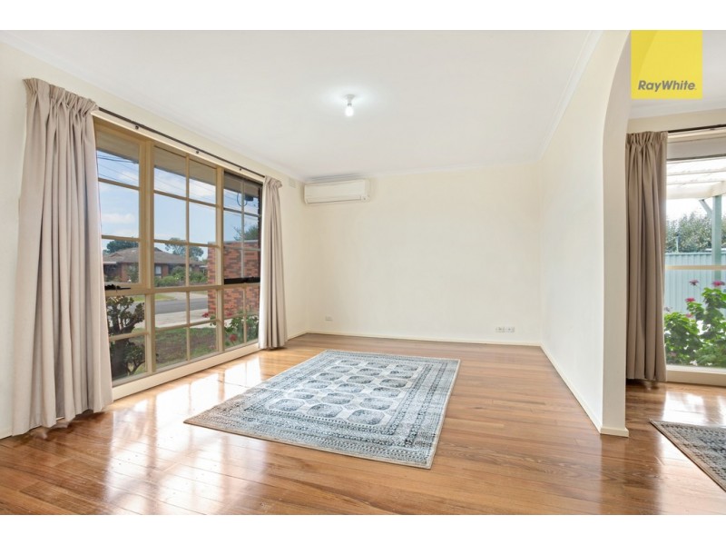 6 Epalock Crescent, St Albans VIC 3021