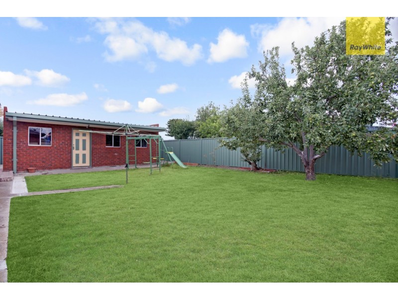 6 Epalock Crescent, St Albans VIC 3021