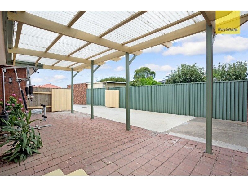 6 Epalock Crescent, St Albans VIC 3021