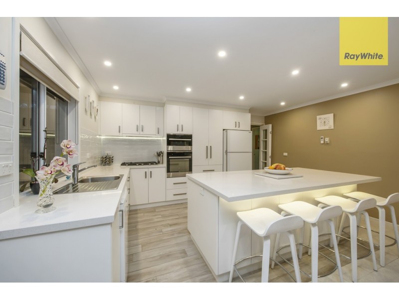 16 Yiota Place, Sydenham VIC 3037