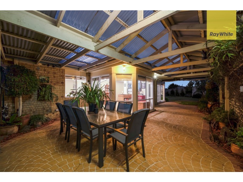 16 Yiota Place, Sydenham VIC 3037