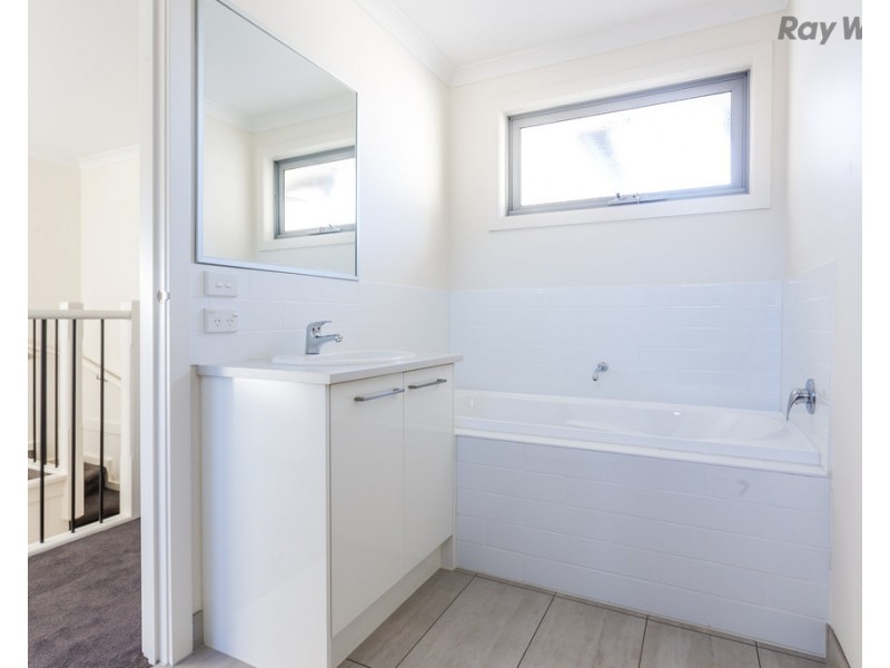 9/71-73 Fox Street, St Albans VIC 3021