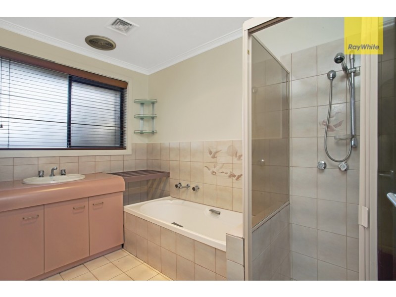 10 Coorong Court, Taylors Lakes VIC 3038